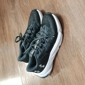 (6Y) Under Armour Youth ScramJet Lace Up Athletic Shoes Running Gym Activewear